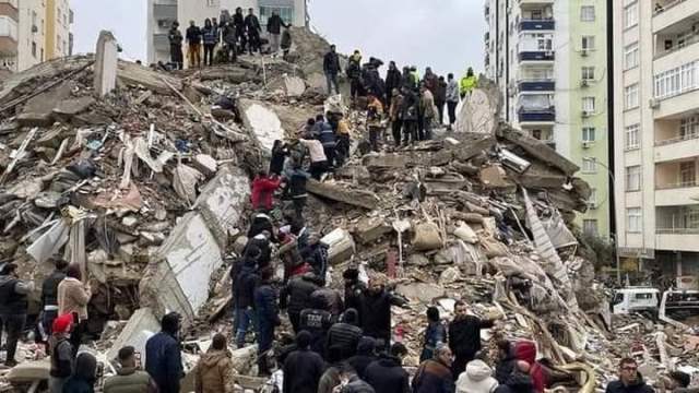 مهاجم منتخب غانا تحت انقاض زلزال تركيا 