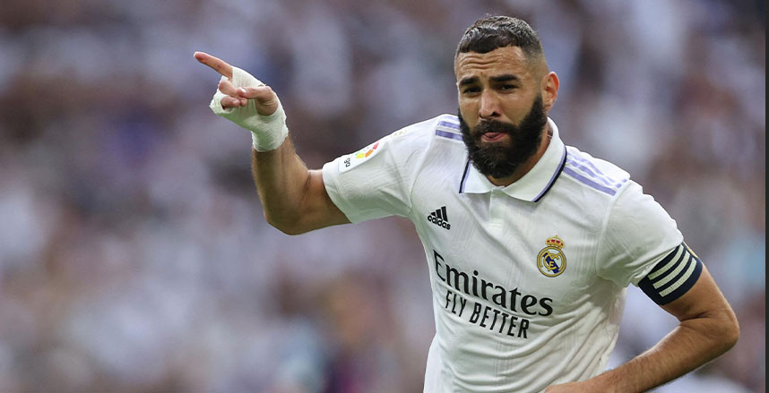 بنزيما يفتح باب العودة إلى ريال مدريد