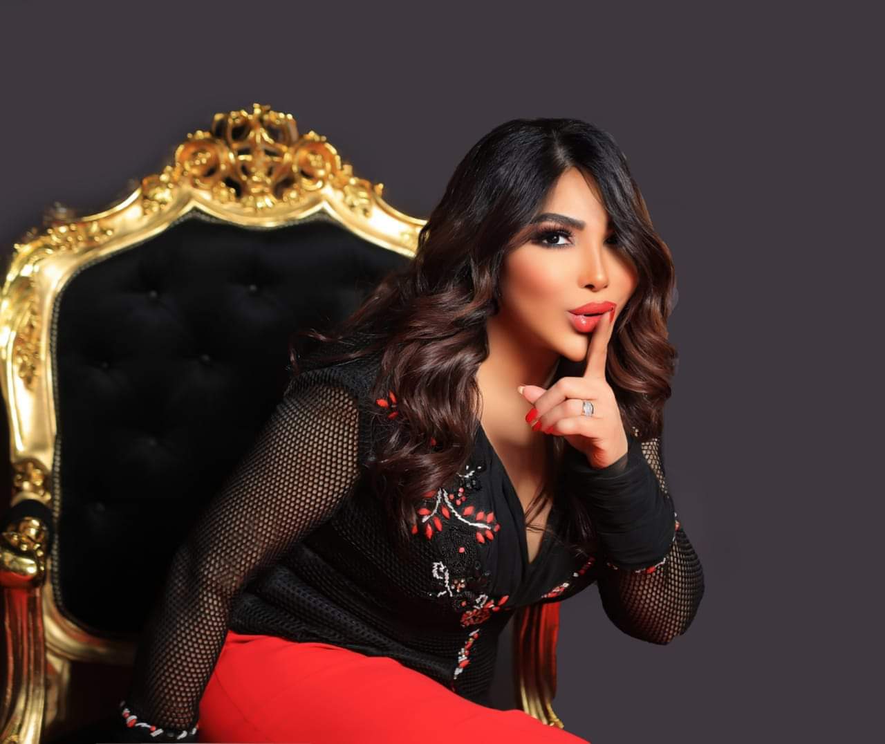 بالصور.. «غادة ابراهيم» احدث المنضمين لفريق عمل السجل الاسود