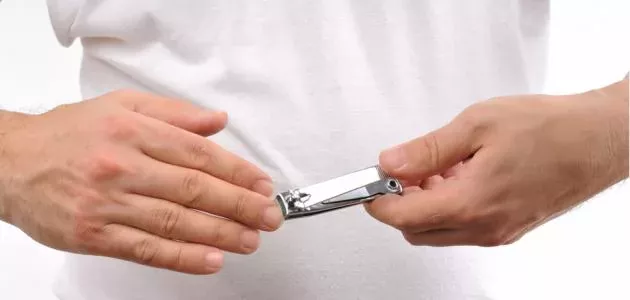 حكم أخذ المُضَحّي من شَعره وظُفُره من أول ذي الحجة