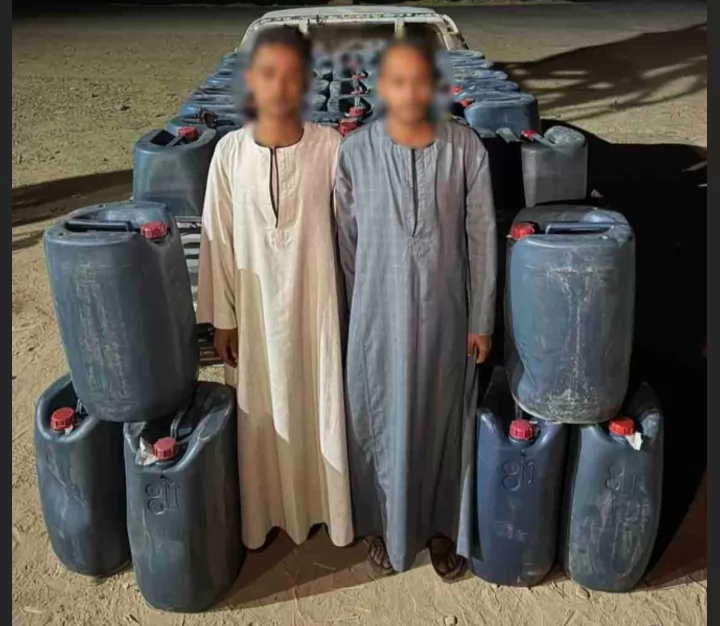 الداخلية تضرب مافيا السوق السوداء ضبط سيارة محملة بـ 2 طن سولار