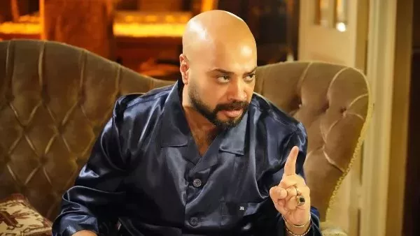 حاتم صلاح يحيي ذكرى ميلاد والده